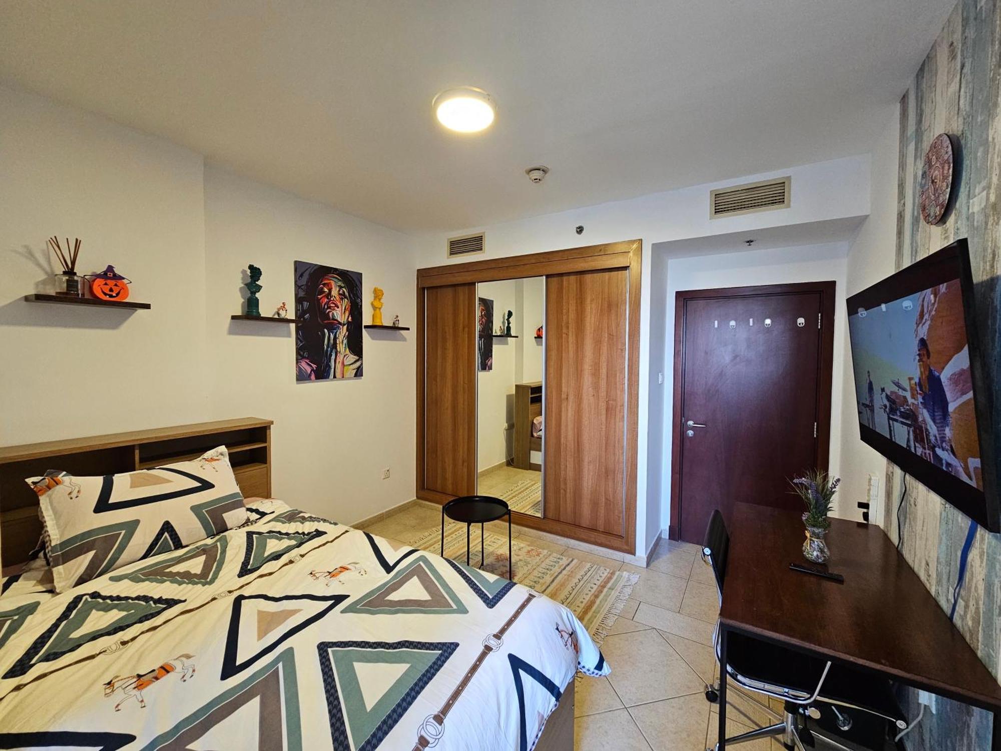 Super Host At Highest Residential Tower In The World, Private Rooms In A Shared Apartment Dubái Habitación foto